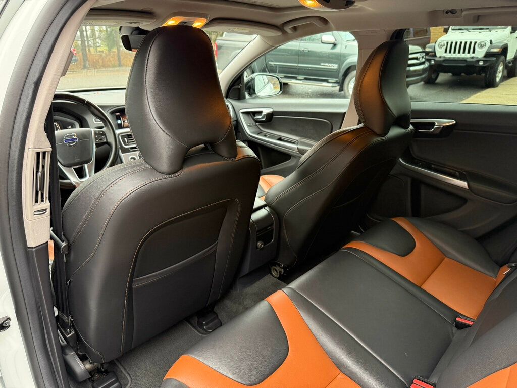 2018 Volvo V60 Cross Country T5 AWD - 22945621 - 31