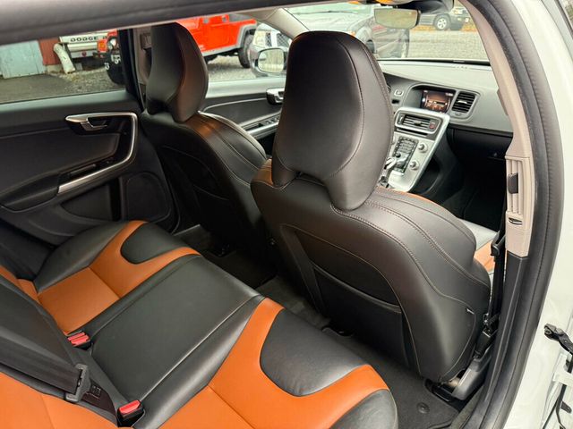 2018 Volvo V60 Cross Country T5 AWD - 22945621 - 40