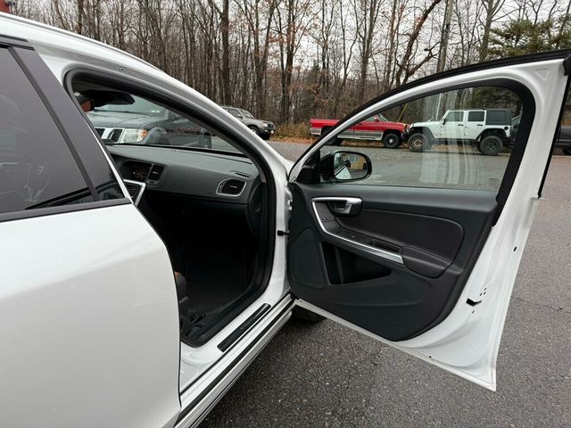 2018 Volvo V60 Cross Country T5 AWD - 22945621 - 41
