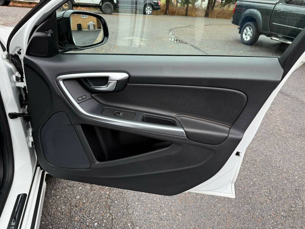 2018 Volvo V60 Cross Country T5 AWD - 22945621 - 42