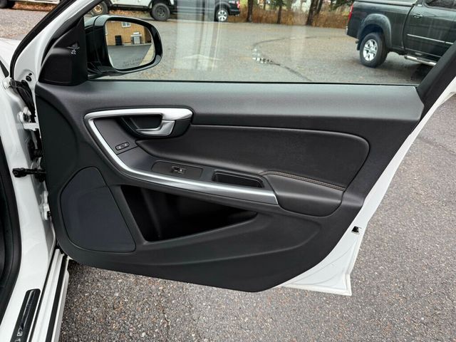 2018 Volvo V60 Cross Country T5 AWD - 22945621 - 42