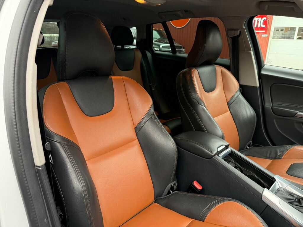 2018 Volvo V60 Cross Country T5 AWD - 22945621 - 43