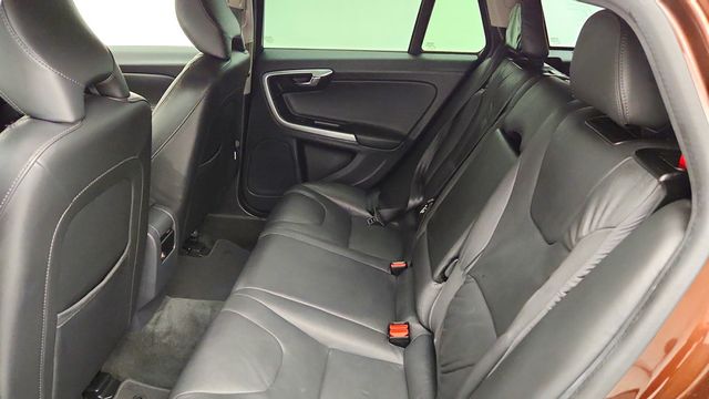 2018 Volvo V60 Cross Country T5 AWD w/ Convenience & BLIS Packages - 23099051 - 20