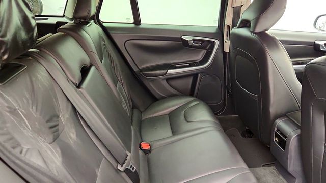 2018 Volvo V60 Cross Country T5 AWD w/ Convenience & BLIS Packages - 23099051 - 22