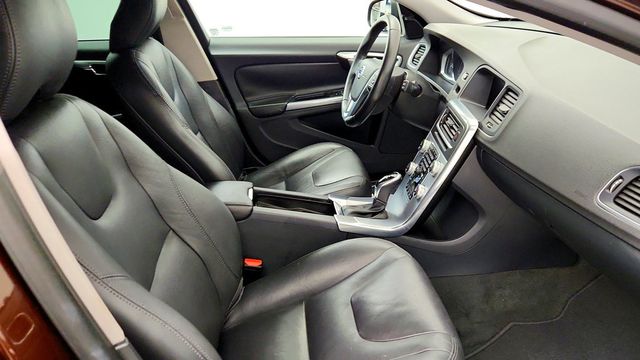 2018 Volvo V60 Cross Country T5 AWD w/ Convenience & BLIS Packages - 23099051 - 23