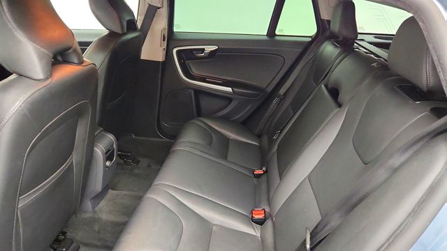 2018 Volvo V60 Cross Country T5 AWD w/ Convenience Pkg, BLIS Pkg, Heated Seats & Wheel - 23100319 - 20