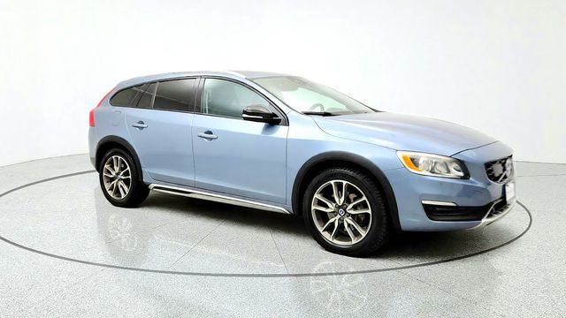2018 Volvo V60 Cross Country T5 AWD w/ Convenience Pkg, BLIS Pkg, Heated Seats & Wheel - 23100319 - 2