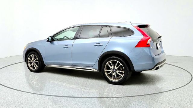 2018 Volvo V60 Cross Country T5 AWD w/ Convenience Pkg, BLIS Pkg, Heated Seats & Wheel - 23100319 - 6