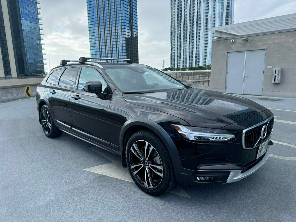 2018 Volvo V90 Cross Country Ultra Low Mileage, AWD - 22652308 - 3