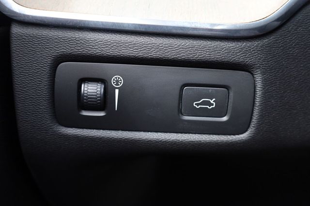 2018 Volvo XC60 T5 AWD Inscription - 22903033 - 34