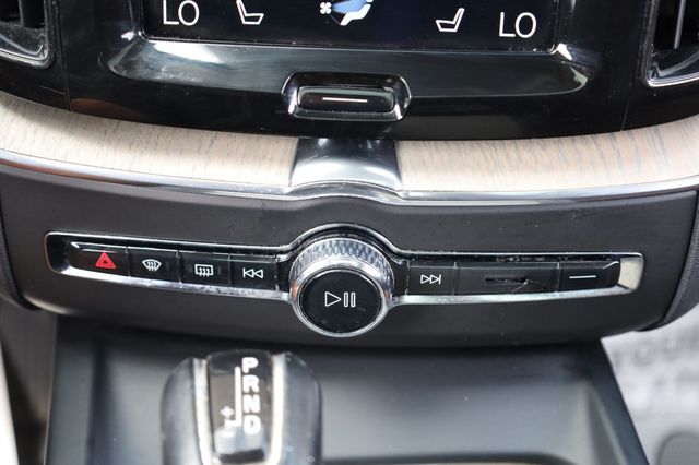 2018 Volvo XC60 T5 AWD Inscription - 22903033 - 40