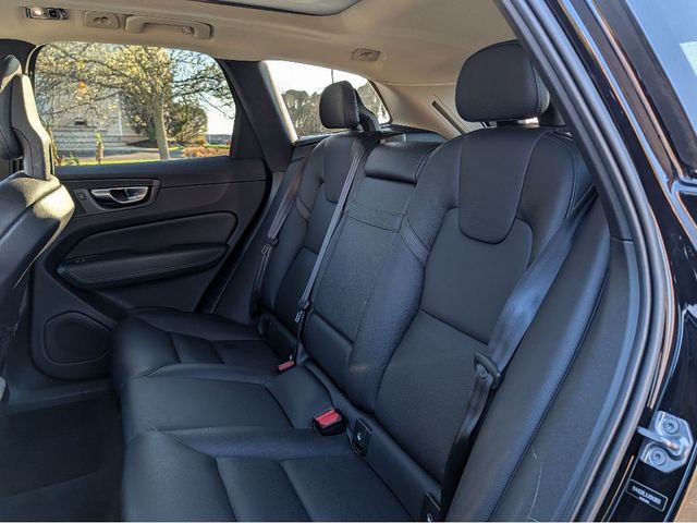 2018 Volvo XC60 T5 AWD Inscription - 23009005 - 12