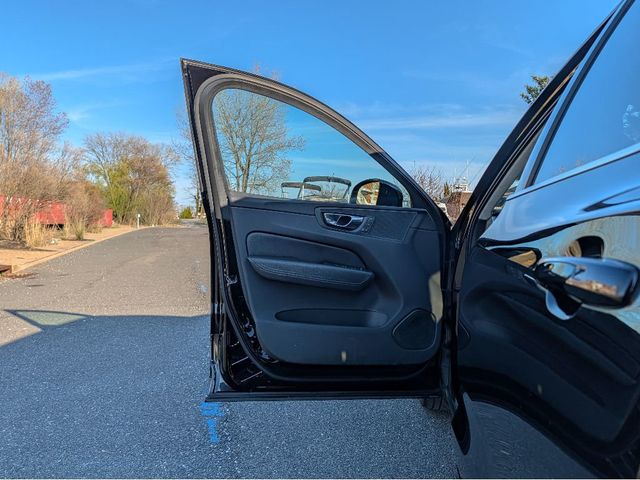 2018 Volvo XC60 T5 AWD Inscription - 23009005 - 8