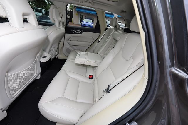 2018 VOLVO XC60 T5 AWD Momentum - 23074823 - 12