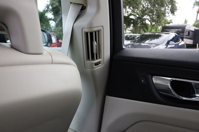 2018 VOLVO XC60 T5 AWD Momentum - 23074823 - 14