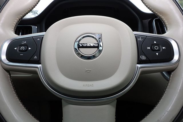 2018 VOLVO XC60 T5 AWD Momentum - 23074823 - 32
