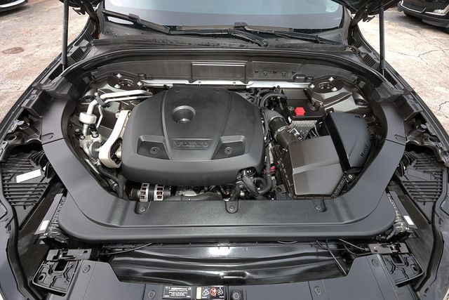 2018 VOLVO XC60 T5 AWD Momentum - 23074823 - 34