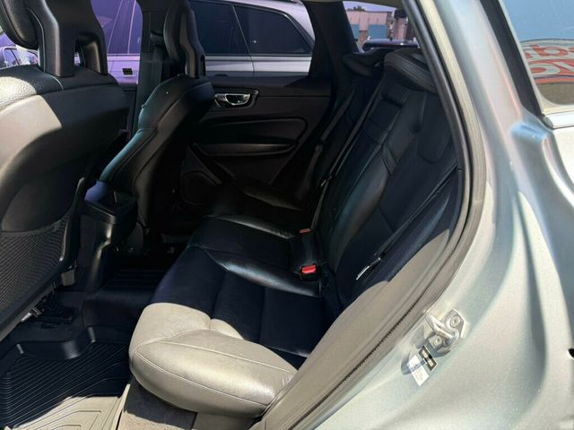 2018 Volvo XC60 T5 AWD Momentum - 23050567 - 9