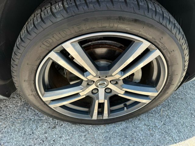 2018 Volvo XC60 T5 AWD Momentum - 23050567 - 19