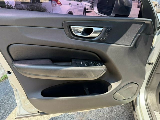 2018 Volvo XC60 T5 AWD Momentum - 23050567 - 20