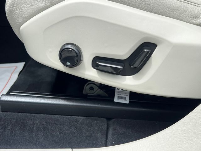 2018 Volvo XC60 T5 AWD Momentum - 23065048 - 11