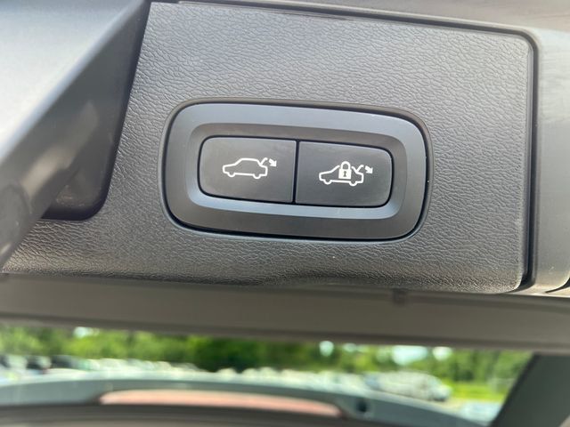2018 Volvo XC60 T5 AWD Momentum - 23065048 - 17