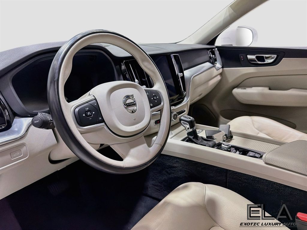 2018 Volvo XC60 T5 AWD Momentum - 23078778 - 11