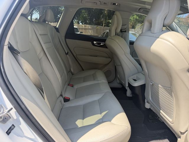 2018 Volvo XC60 T5 AWD Momentum - 23078778 - 11
