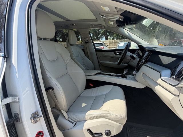 2018 Volvo XC60 T5 AWD Momentum - 23078778 - 12