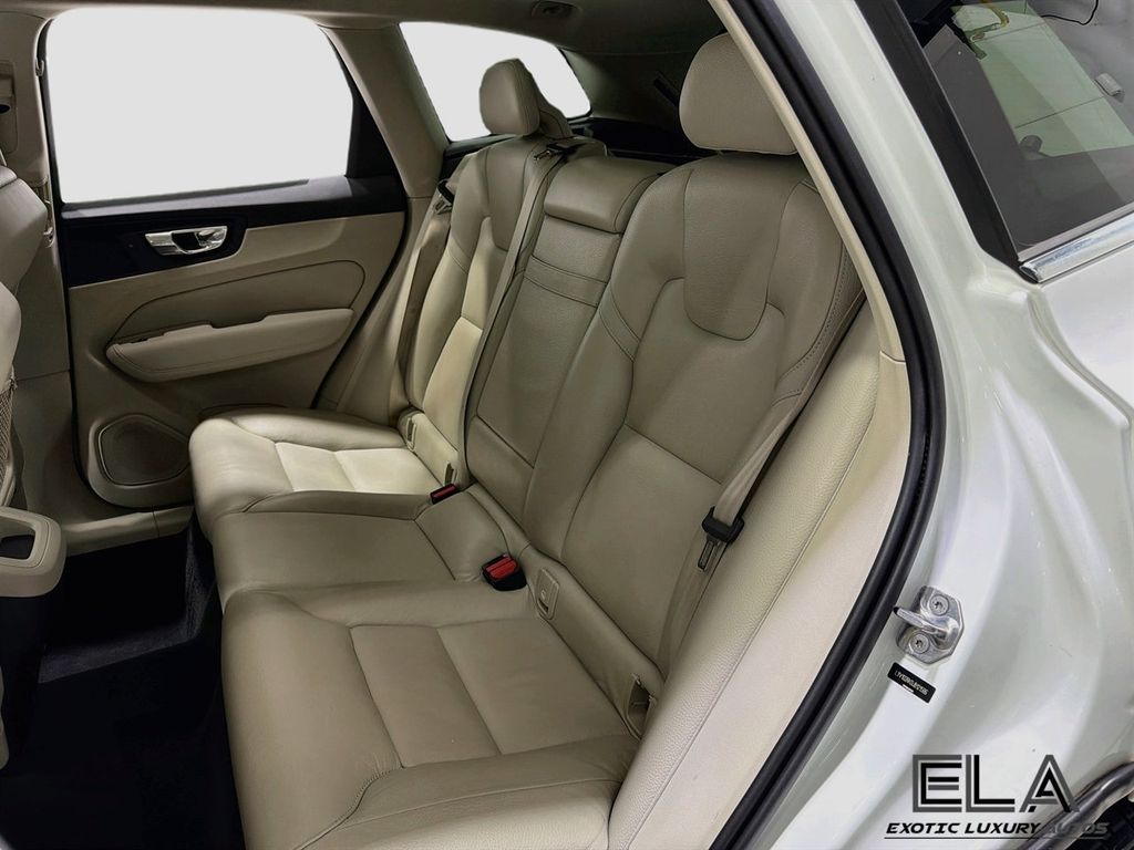 2018 Volvo XC60 T5 AWD Momentum - 23078778 - 25