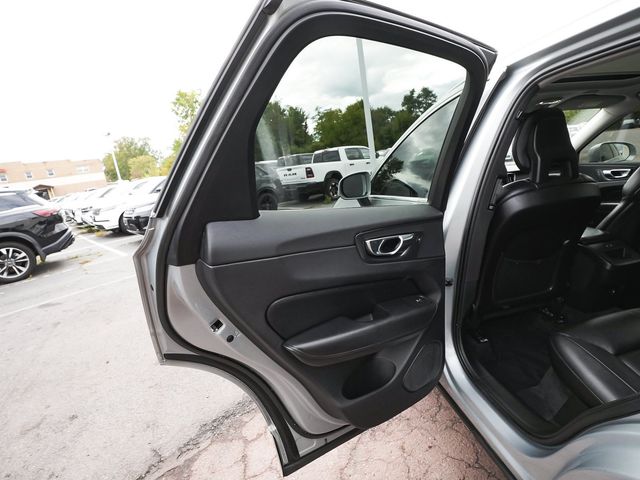 2018 Volvo XC60 T5 AWD Momentum - 23087625 - 12