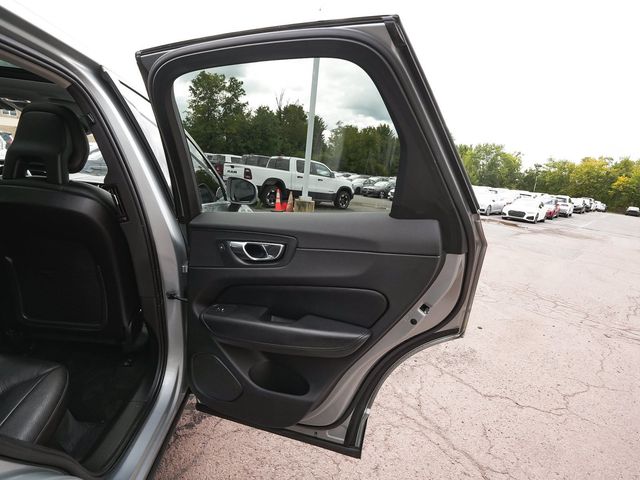2018 Volvo XC60 T5 AWD Momentum - 23087625 - 13