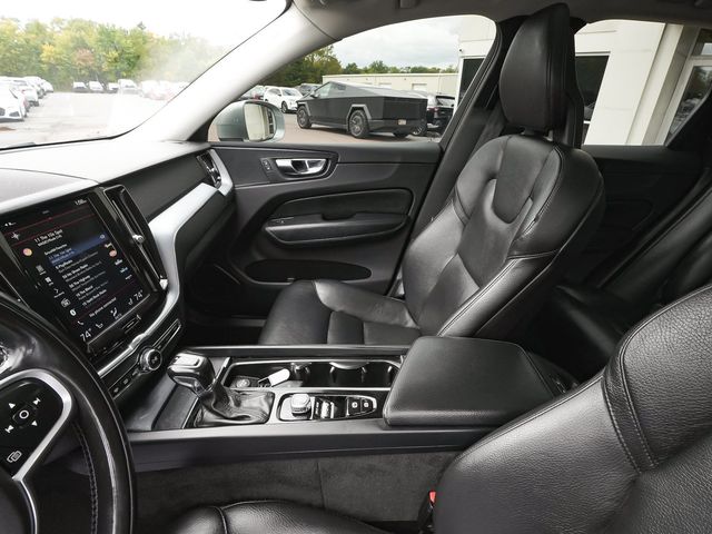 2018 Volvo XC60 T5 AWD Momentum - 23087625 - 29
