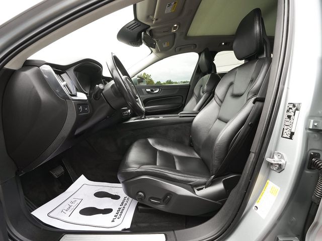 2018 Volvo XC60 T5 AWD Momentum - 23087625 - 30