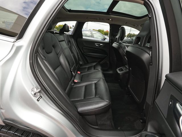2018 Volvo XC60 T5 AWD Momentum - 23087625 - 34