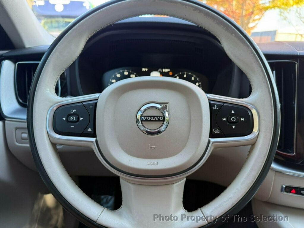 2018 Volvo XC60 T6 Momentum photo 18
