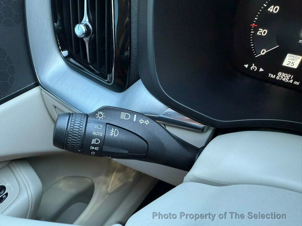 2018 Volvo XC60 T6 Momentum photo 22