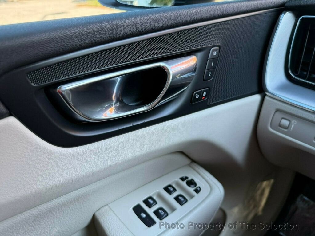 2018 Volvo XC60 T6 Momentum photo 28
