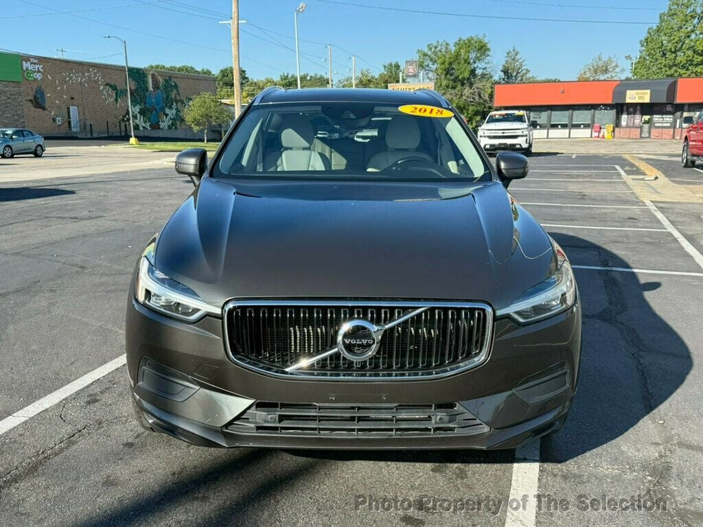 2018 Volvo XC60 T6 Momentum photo 2