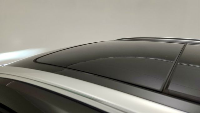 2018 Volvo XC60 T8 eAWD Plug-In Hybrid Inscription w/ B&W Audio, Pilot Assist - 23081761 - 9