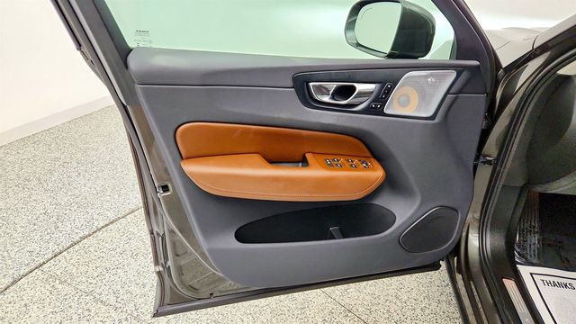 2018 Volvo XC60 T8 eAWD Plug-In Hybrid Inscription w/ B&W Audio, Pilot Assist - 23081761 - 10