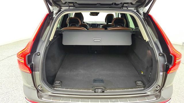 2018 Volvo XC60 T8 eAWD Plug-In Hybrid Inscription w/ B&W Audio, Pilot Assist - 23081761 - 20
