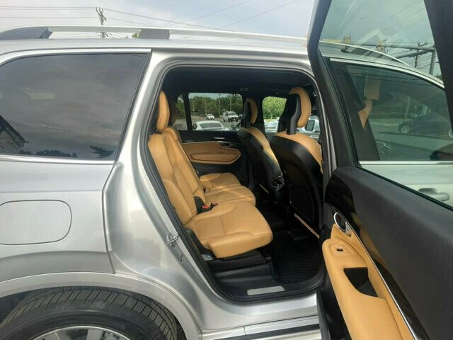 2018 Volvo XC90 Local/T6Momentum/AWD/3rdRowSeating/BlindSpot/PanoRoof/HtdLeather - 22520648 - 16