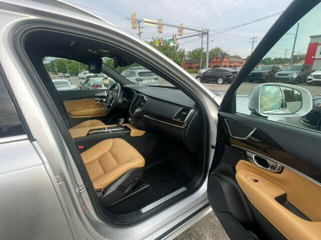 2018 Volvo XC90 Local/T6Momentum/AWD/3rdRowSeating/BlindSpot/PanoRoof/HtdLeather - 22520648 - 18