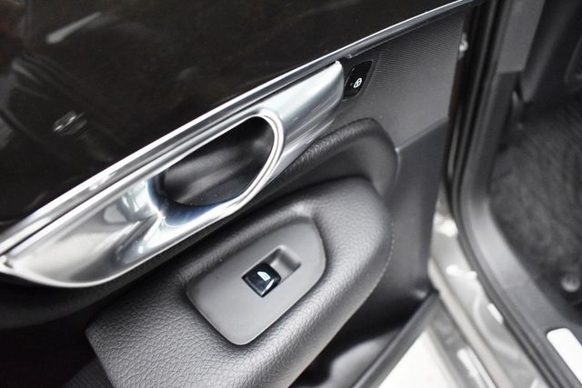 2018 Volvo XC90 T5 FWD 7-Passenger Momentum - 22988909 - 35