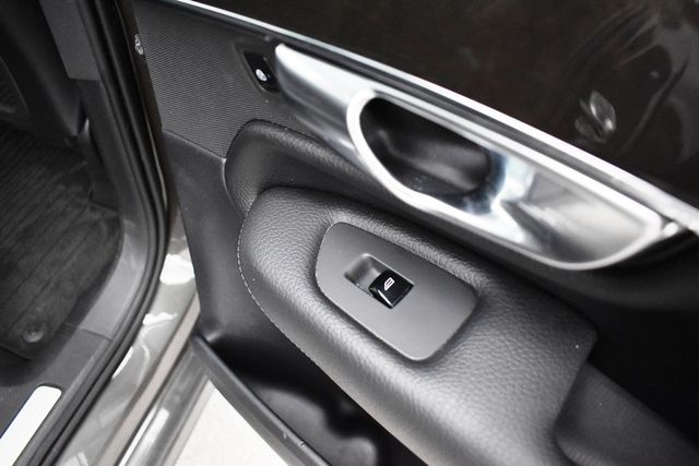 2018 Volvo XC90 T5 FWD 7-Passenger Momentum - 22988909 - 36