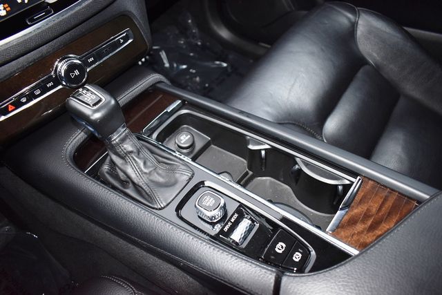 2018 Volvo XC90 T5 FWD 7-Passenger Momentum - 22988909 - 38