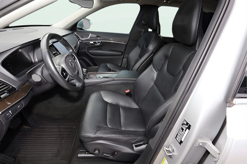 2018 Volvo XC90 T6 AWD Momentum photo 11