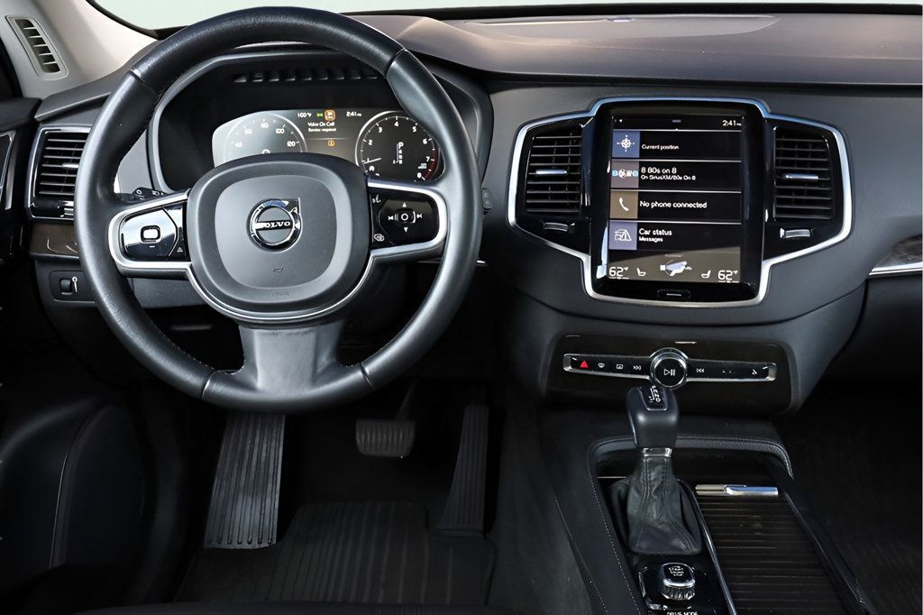2018 Volvo XC90 T6 AWD Momentum photo 22