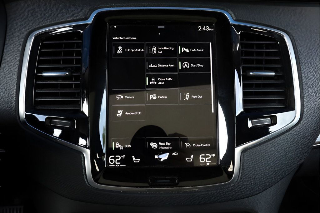 2018 Volvo XC90 T6 AWD Momentum photo 31